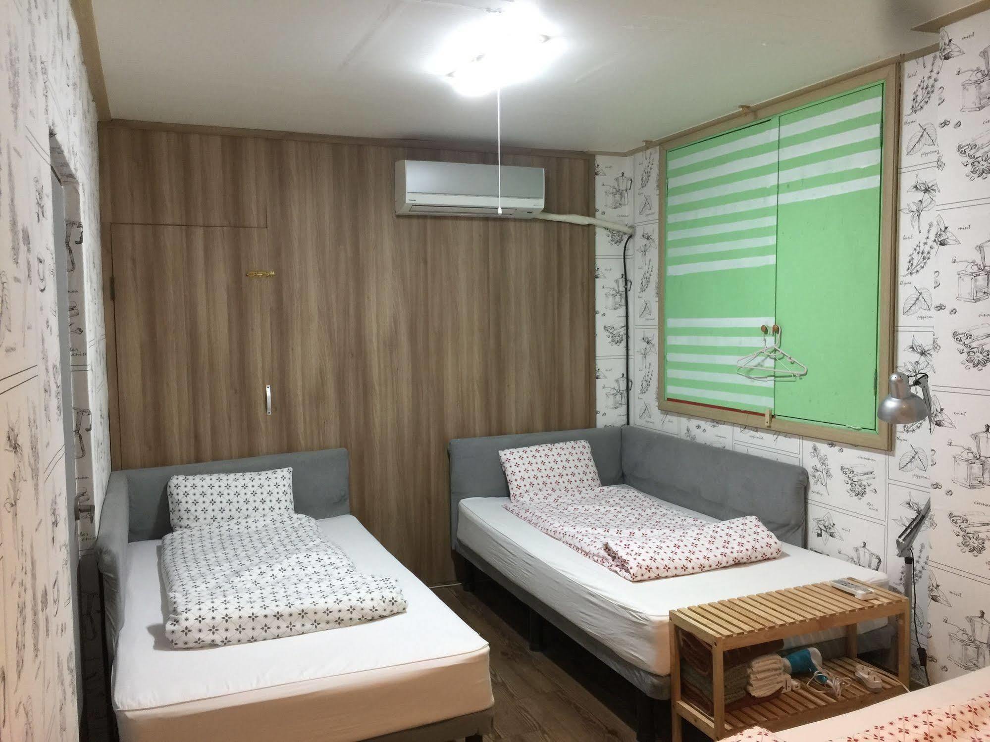 Backpackers In Jeju City Center Exterior foto