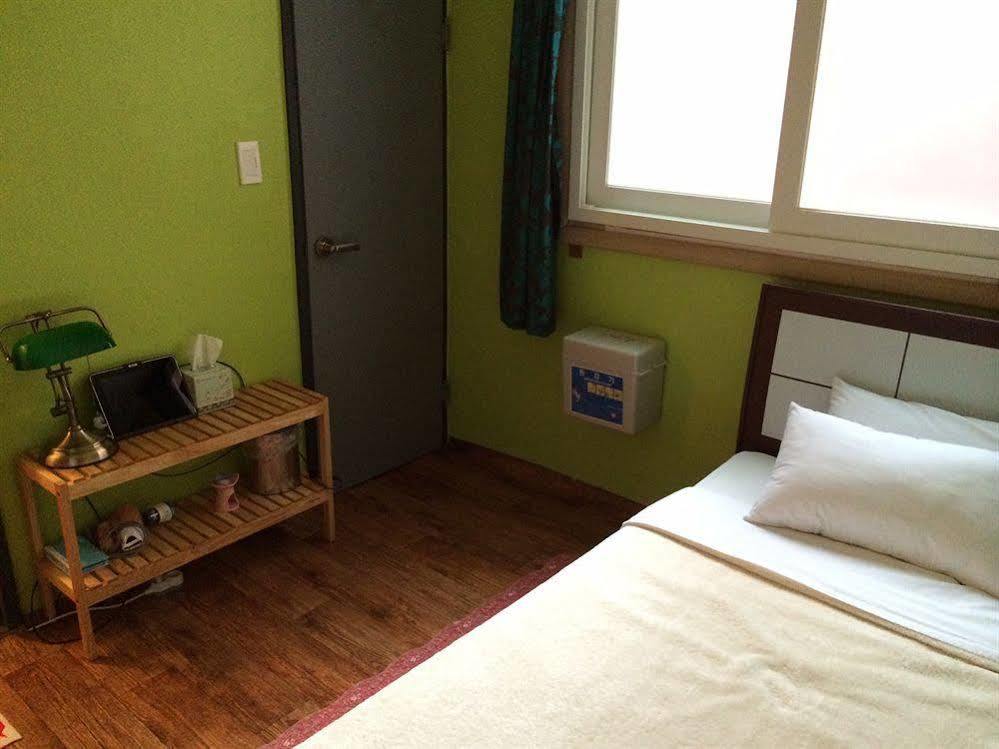 Backpackers In Jeju City Center Exterior foto
